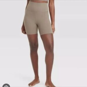 Women's Tan Biker Shorts W/pockets, Size XXL